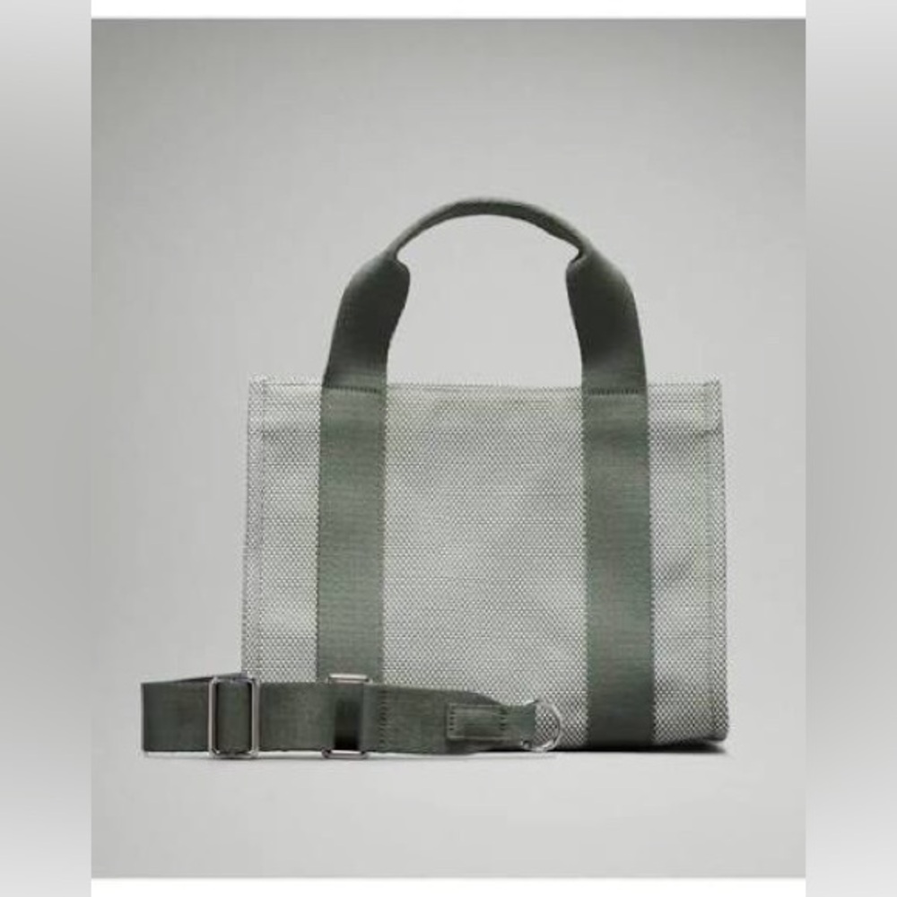 Lululemon Two Tone Canvas Mini Shoulder Tote Bag 4.5L Grey Eucalyptus/Ivory NWT - Picture 2 of 15